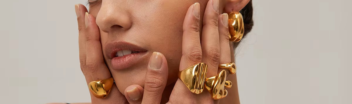 Uworld Unique 18K Gold Plated Stainless Steel Rectangular Textured Ring Waterproof Fashion Minimalist Statement Charm Jewelry